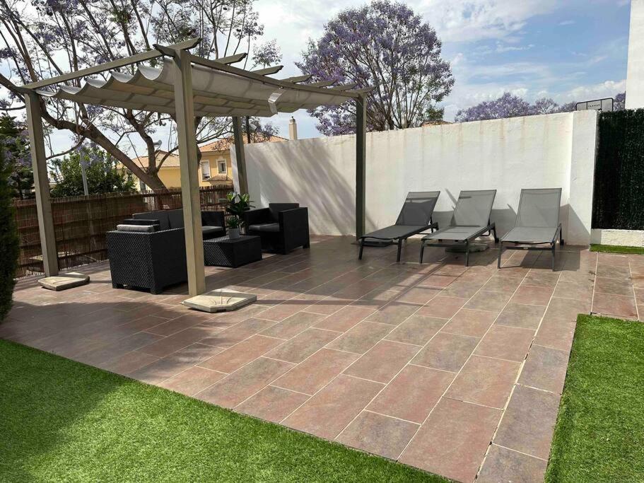 Modern 5-Bedroom Villa With Pool Montequinto Extérieur photo