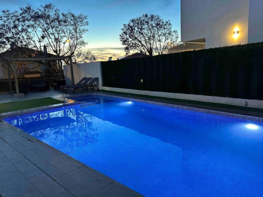 Modern 5-Bedroom Villa With Pool Montequinto Extérieur photo