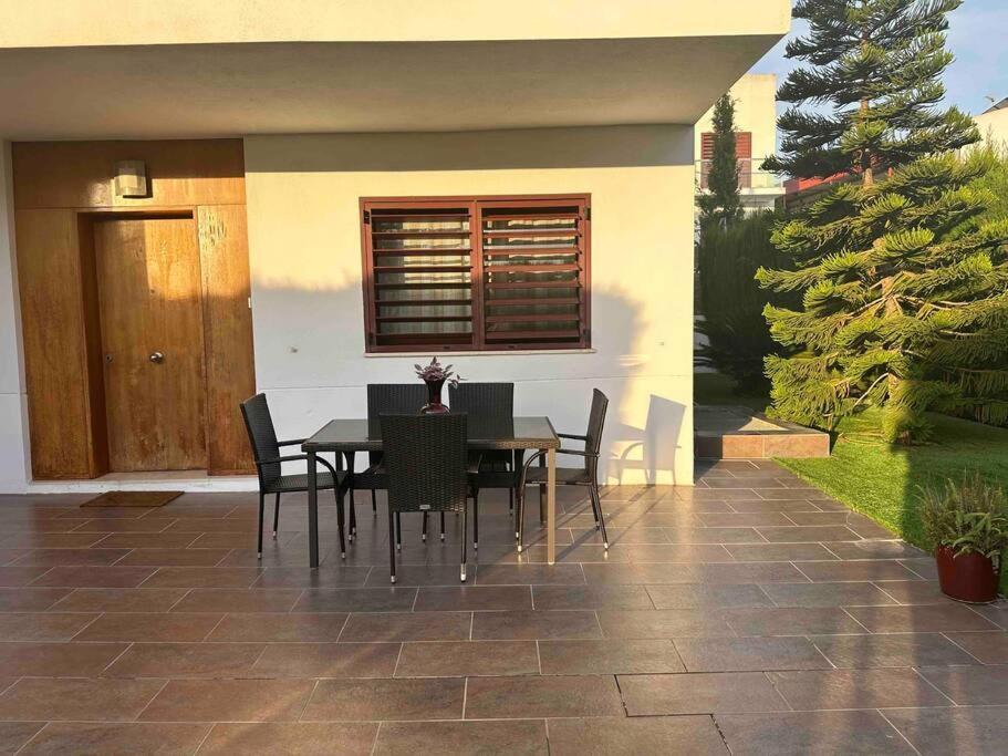 Modern 5-Bedroom Villa With Pool Montequinto Extérieur photo